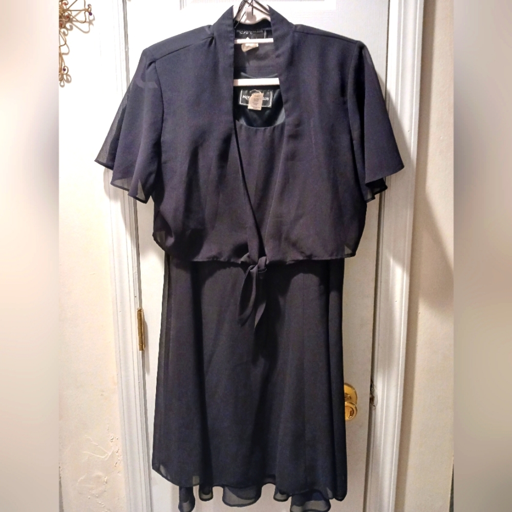 Pre-loved Women's Dress w/Removable Crop Jacket. Size 14.